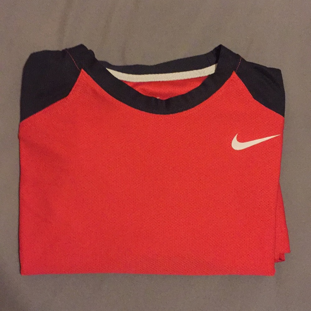 Boys  Nike T-shirt Size XL